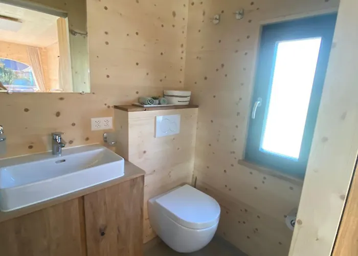 Будинок відпочинку Unique Tiny Eco With Gorgeous Views To Jungfrau Massiv *