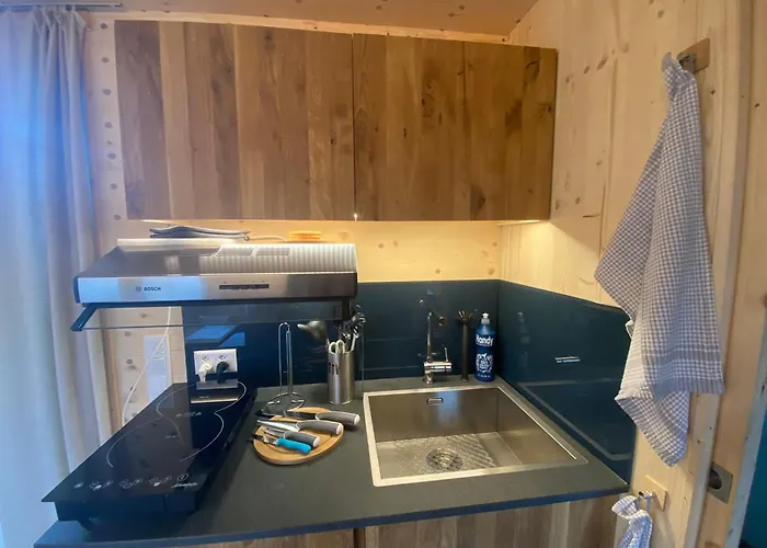 Будинок відпочинку Unique Tiny Eco With Gorgeous Views To Jungfrau Massiv Інтерлакен